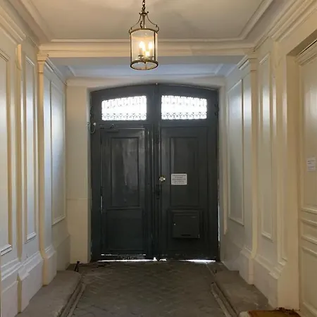 - Champs Elysees - Arc De Triomphe Apartment